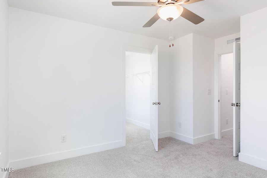 VNF-Lot 47-Aurora (29) VNF-Lot 47-Aurora (29)