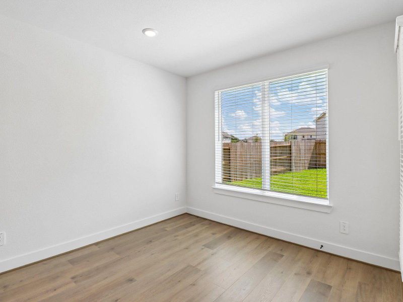 Spacious, unfurnished interior of a new home in Kingdom Heights, Rosenberg (Image 29).