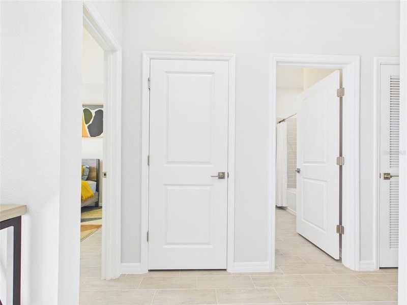 Spacious, unfurnished interior of a new home in , Ocala (Image 21).