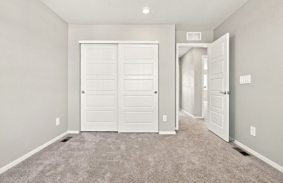 Spacious, unfurnished interior of a new home in Murata Farms, Fort Lupton (Image 17).