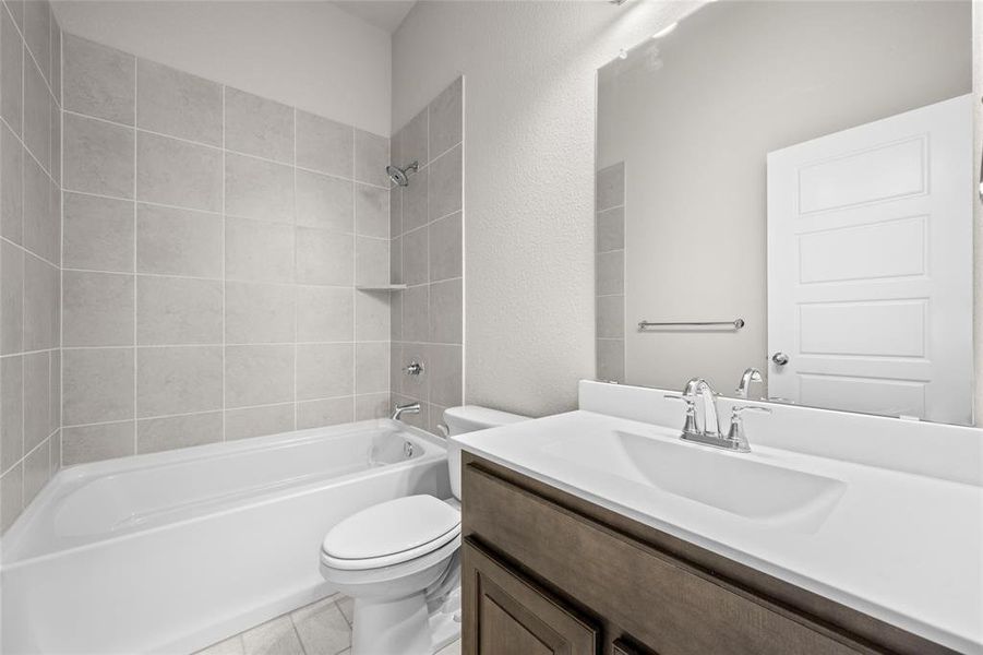 7733 Oakmeade Bathroom1