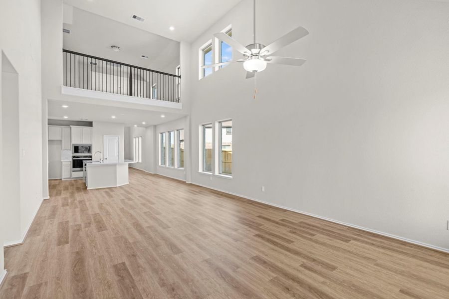 Spacious, unfurnished interior of a new home in Candela, Richmond (Image 18).