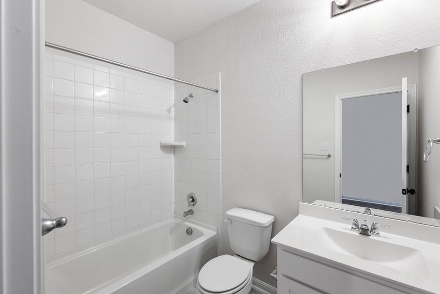 Representative furnished interior of a home built from the Cartwright by Ashton Woods in Rolling Glen, Hutto (Image 8).