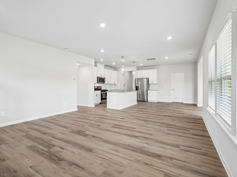 Spacious, unfurnished interior of a new home in Northwoods at Mirror Lake, Villa Rica (Image 15).