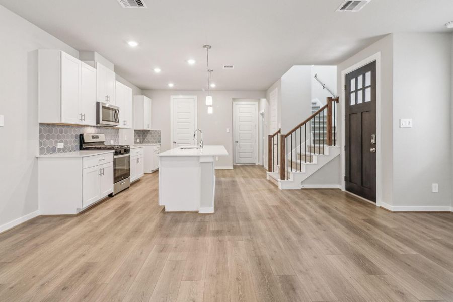 Photo is not of the actual home, but is an inspirational photo of builder’s model home and may depict options, furnishings, and/or decorator features that are not included Photo is not of the actual home, but is an inspirational photo of builder’s model home and may depict options, furnishings, and/or decorator features that are not included