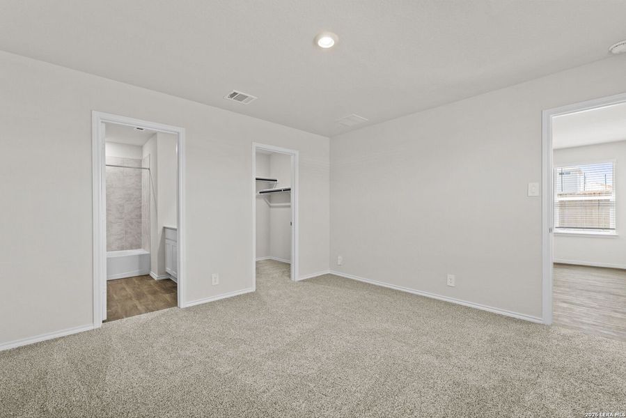 Spacious, unfurnished interior of a new home in Redbird Ranch, San Antonio (Image 21).