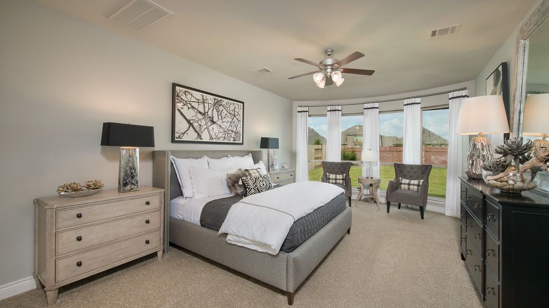 Representative furnished interior of a home built from the 4098W by Perry Homes in Valencia, Manvel (Image 25).
