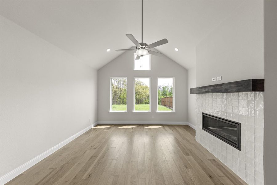 Spacious, unfurnished interior of a new home in Creekview Meadows, Pilot Point (Image 11).