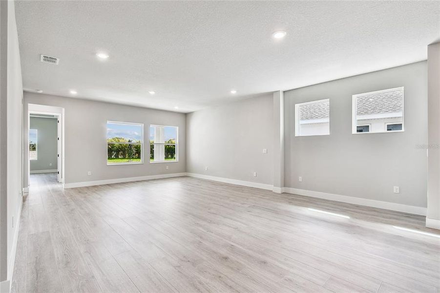Spacious, unfurnished interior of a new home in North River Ranch – Garden Series, Parrish (Image 37). Spacious, unfurnished interior of a new home in North River Ranch – Garden Series, Parrish (Image 37).