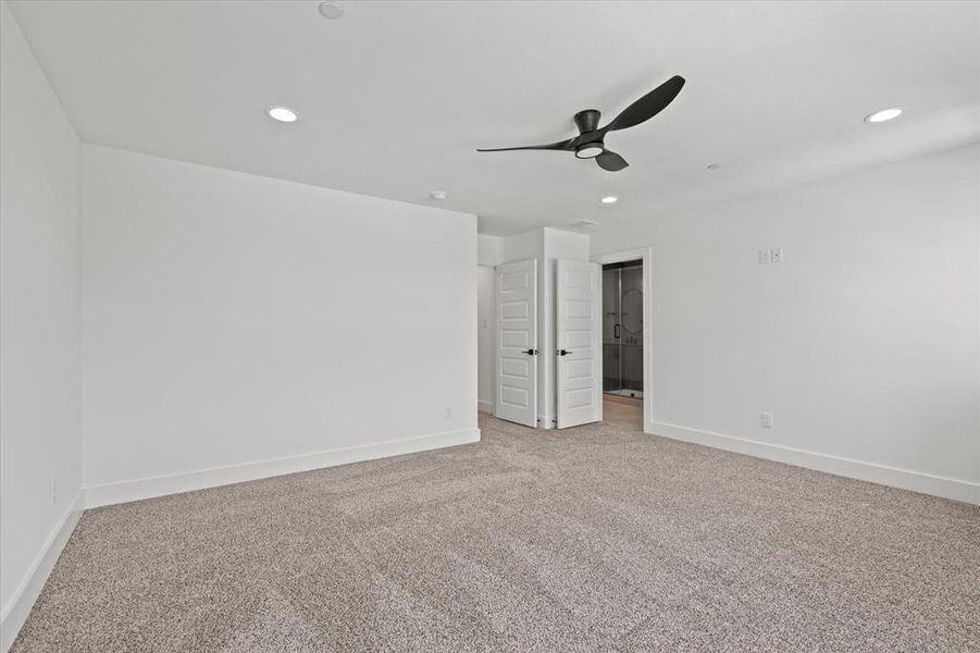 Spacious, unfurnished interior of a new home in , Rowlett (Image 11).