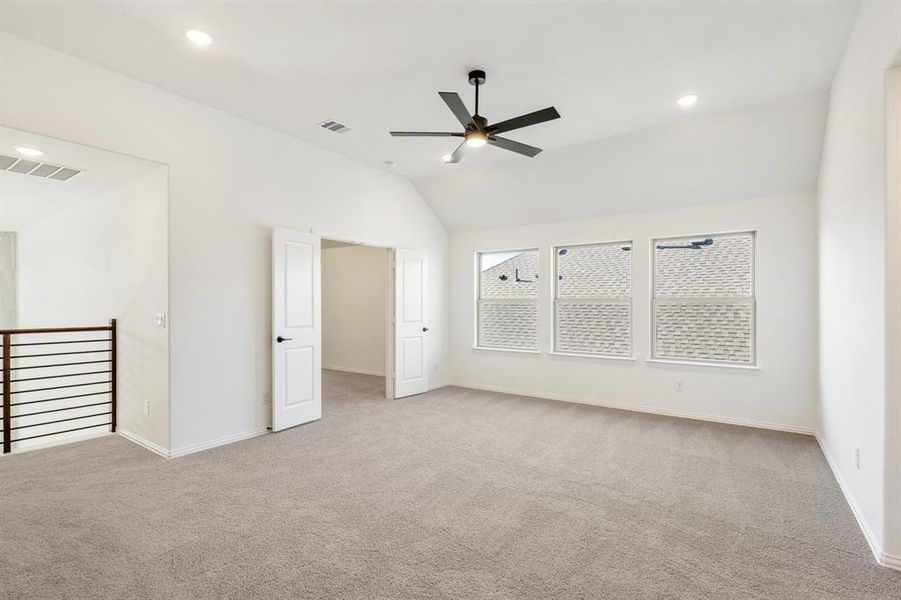 Spacious, unfurnished interior of a new home in Willow Wood Classic 50, McKinney (Image 35).