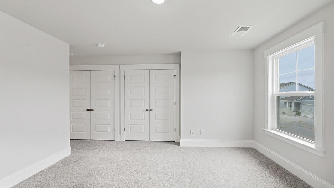 Spacious, unfurnished interior of a new home in Sheep Island, Summerville (Image 41).