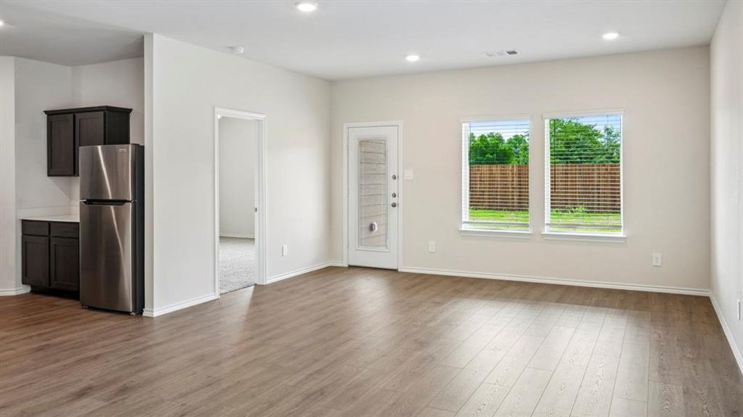 Spacious, unfurnished interior of a new home in Frontier Pointe, Princeton (Image 32).