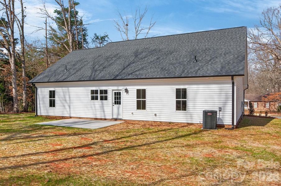 Exterior details and patio area of a home in , Rockwell (Image 4).