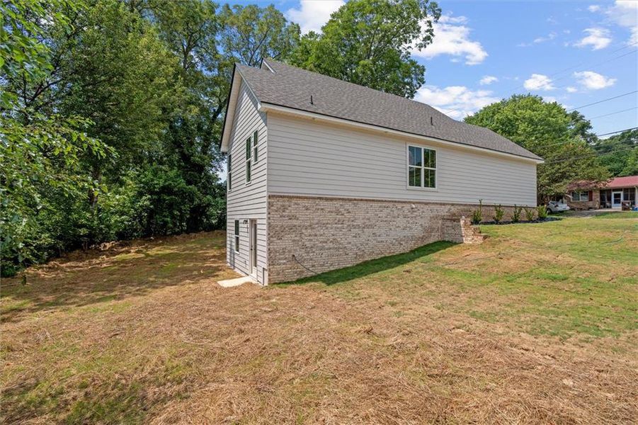 Exterior details and patio area of a home in , Tallapoosa (Image 4).