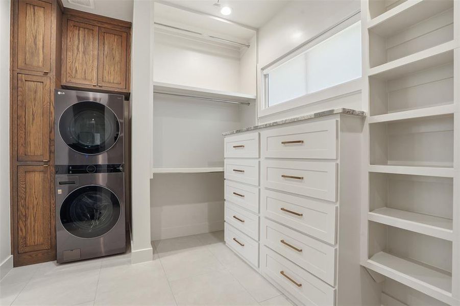 Furnished interior view inside a new home in , Fort Worth (Image 17). Furnished interior view inside a new home in , Fort Worth (Image 17).