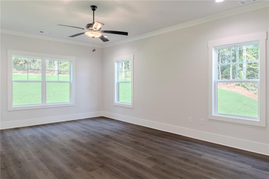 Spacious, unfurnished interior of a new home in Grove Park, Covington (Image 32).