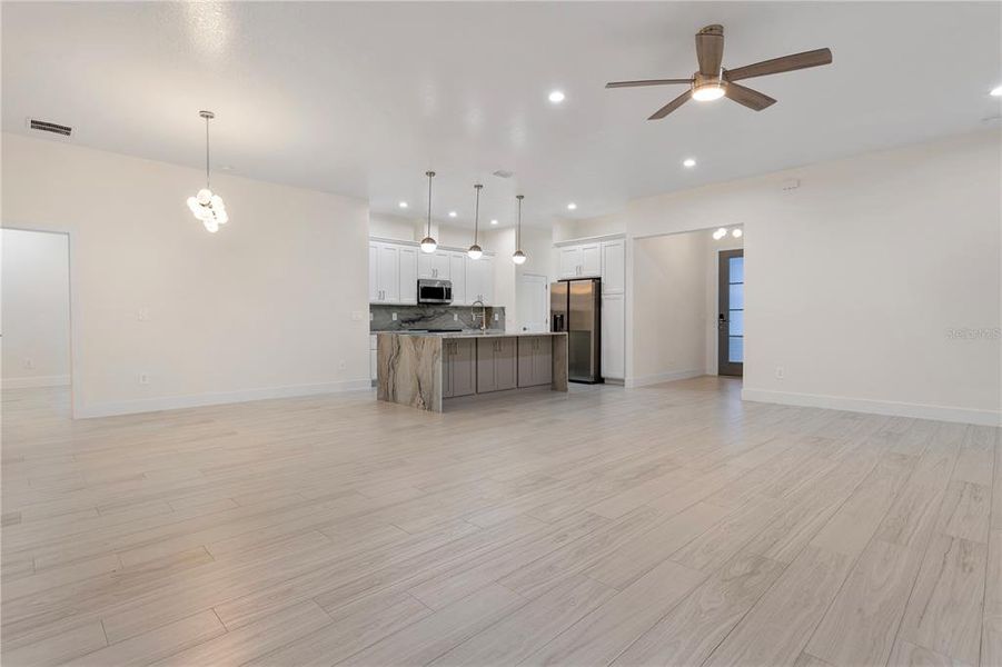 Spacious, unfurnished interior of a new home in , Eustis (Image 17).