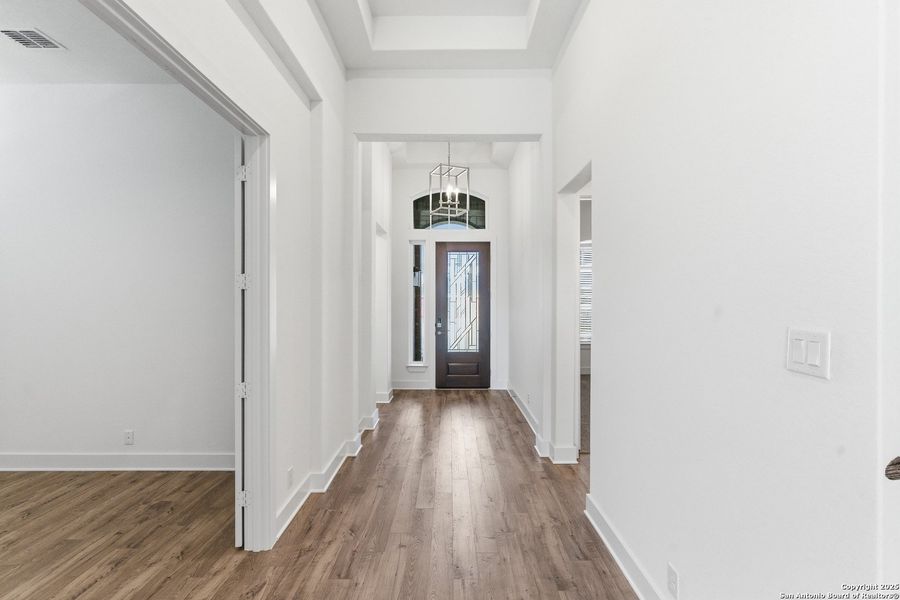 Spacious, unfurnished interior of a new home in Mesa Western, Cibolo (Image 19).