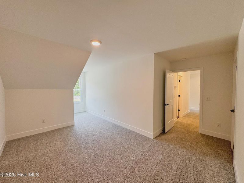 Spacious, unfurnished interior of a new home in Autumn Trail, Bolivia (Image 28).