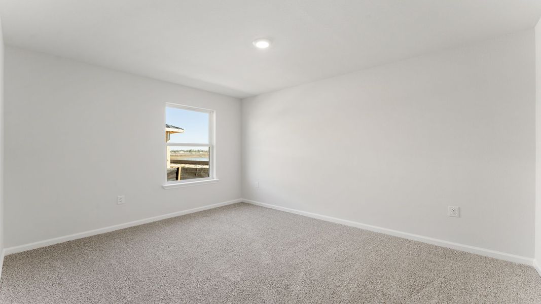 Spacious, unfurnished interior of a new home in Sunny Hills, Chipley (Image 24).