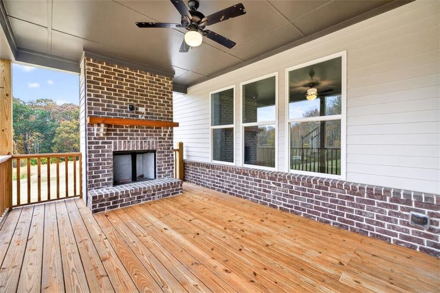 Exterior details and patio area of a home in , Gainesville (Image 42).