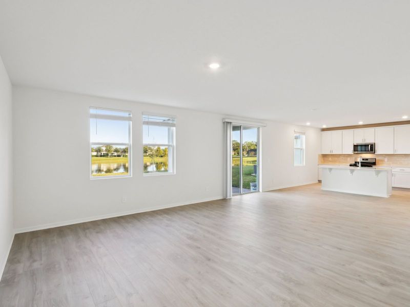 Spacious, unfurnished interior of a new home in Hamilton Bluff - Signature Series, Haines City (Image 4).