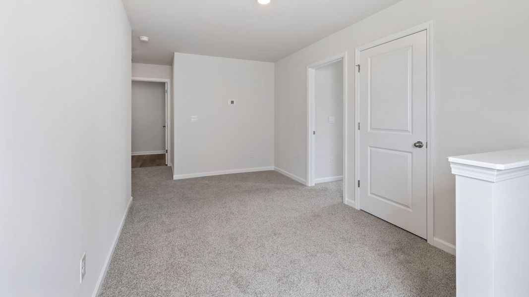 Spacious, unfurnished interior of a new home in Cedar Gap, Fountain Inn (Image 21).