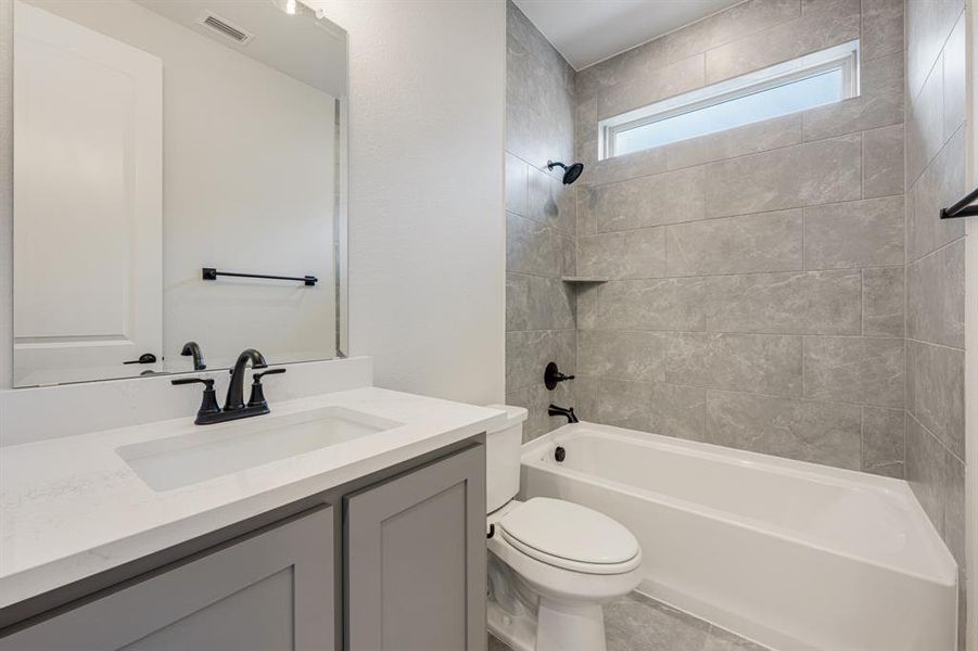 Image 38 of a home in Eagle Glen 50. Image 38 of a home in Eagle Glen 50.