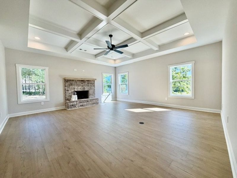 Spacious, unfurnished interior of a new home in Lakefield, Palmetto (Image 10). Spacious, unfurnished interior of a new home in Lakefield, Palmetto (Image 10).