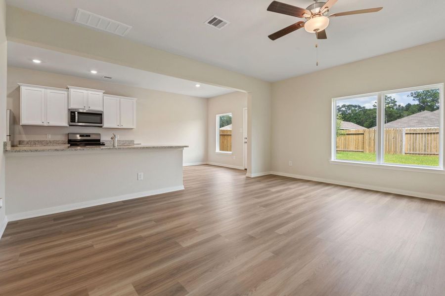 Spacious, unfurnished interior of a new home in Pinewood Trails, Cleveland (Image 17). Spacious, unfurnished interior of a new home in Pinewood Trails, Cleveland (Image 17).