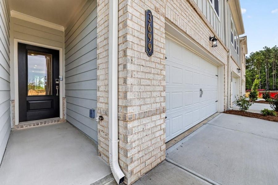 Exterior details and patio area of a home in Weatherfield, Buford (Image 3).