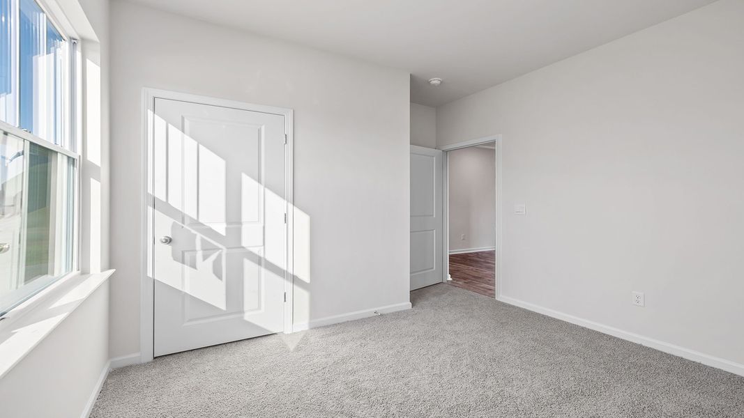 Spacious, unfurnished interior of a new home in Foxbank, Gray Court (Image 23).