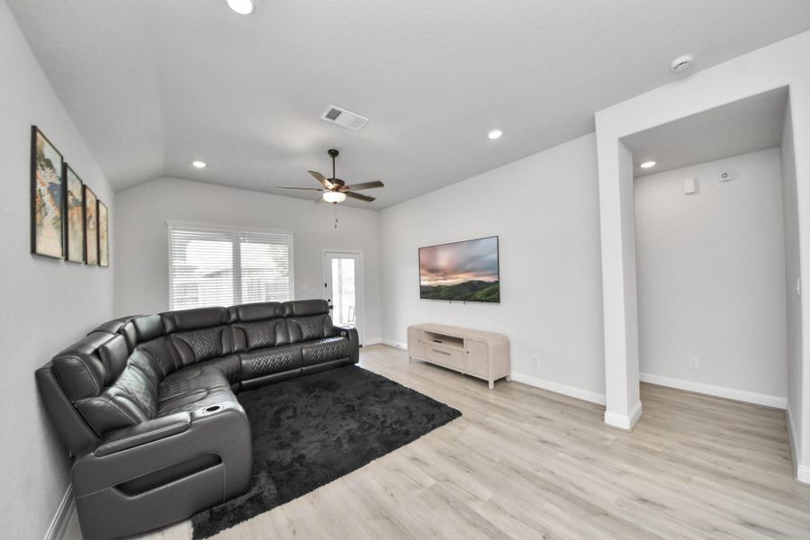 Furnished interior view inside a new home in , Conroe (Image 11).