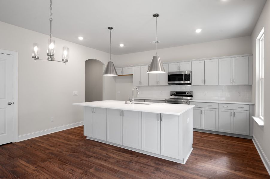 Representative furnished interior of a home built from the Ellis by Hunter Quinn Homes in Creek Pointe, Moncks Corner (Image 7).