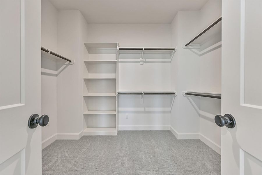 Spacious, unfurnished interior of a new home in Pearland Old Townsite, Pearland (Image 35).