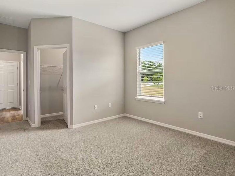Spacious, unfurnished interior of a new home in Falls of Ocala, Ocala (Image 9).