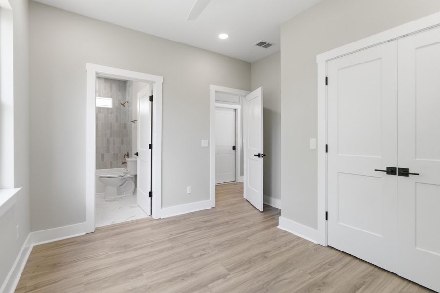 Spacious, unfurnished interior of a new home in , North Charleston (Image 19).