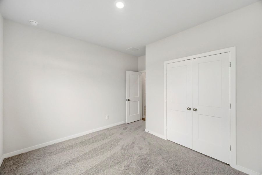 Spacious, unfurnished interior of a new home in Crockett Meadows, Conroe (Image 29).