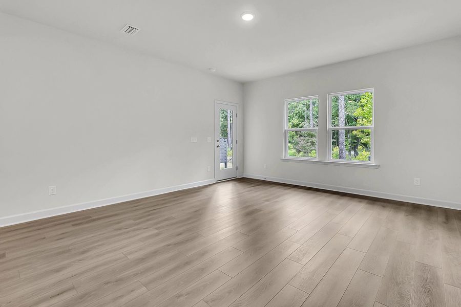 Similar Palmetto floorplan for inspiration - features and finishes vary Similar Palmetto floorplan for inspiration - features and finishes vary