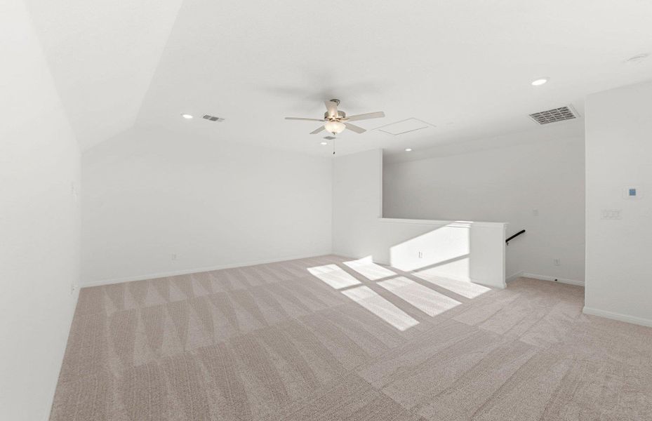 Spacious, unfurnished interior of a new home in Saddleback at Santa Rita Ranch, Liberty Hill (Image 27).