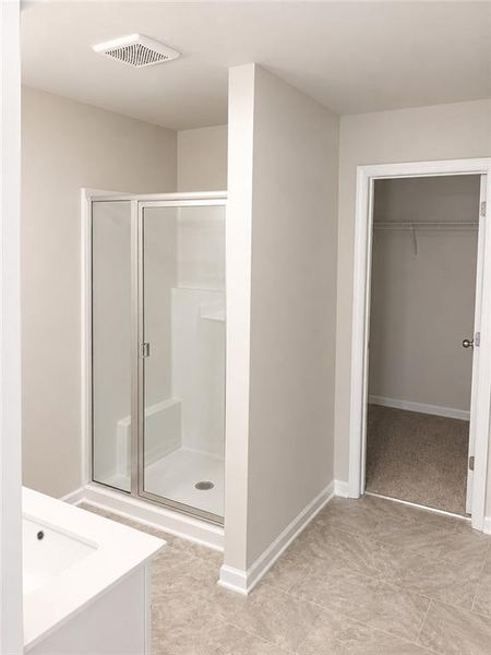 Spacious, unfurnished interior of a new home in Sandtown Falls, South Fulton (Image 9).