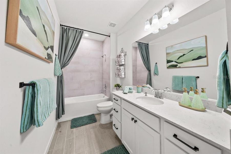 Furnished interior view inside a new home in , Ocala (Image 64).