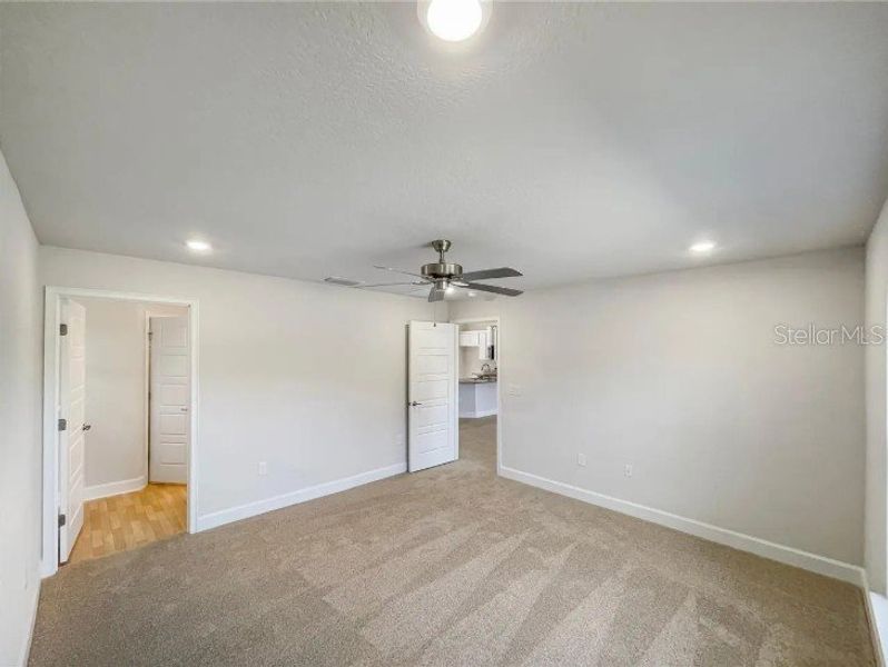 Spacious, unfurnished interior of a new home in Poinciana - Polk County, Poinciana (Image 6).