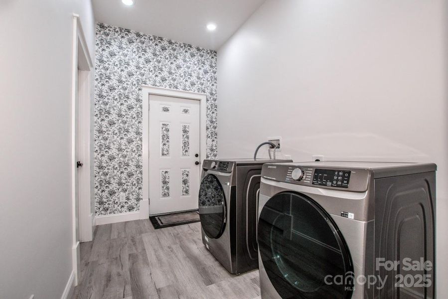 Furnished interior view inside a new home in , Catawba (Image 11).