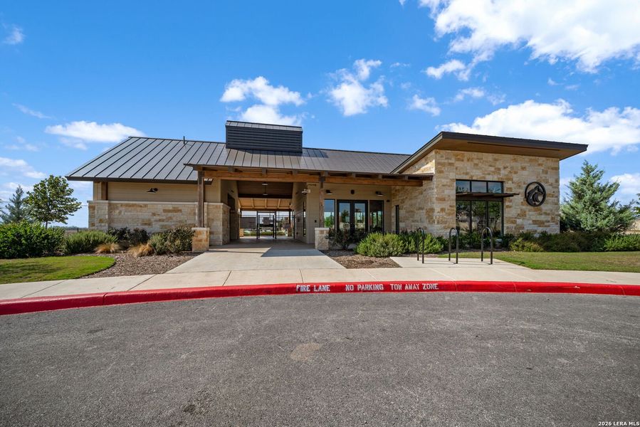 Community amenities in Hennersby Hollow, San Antonio (Image 33).