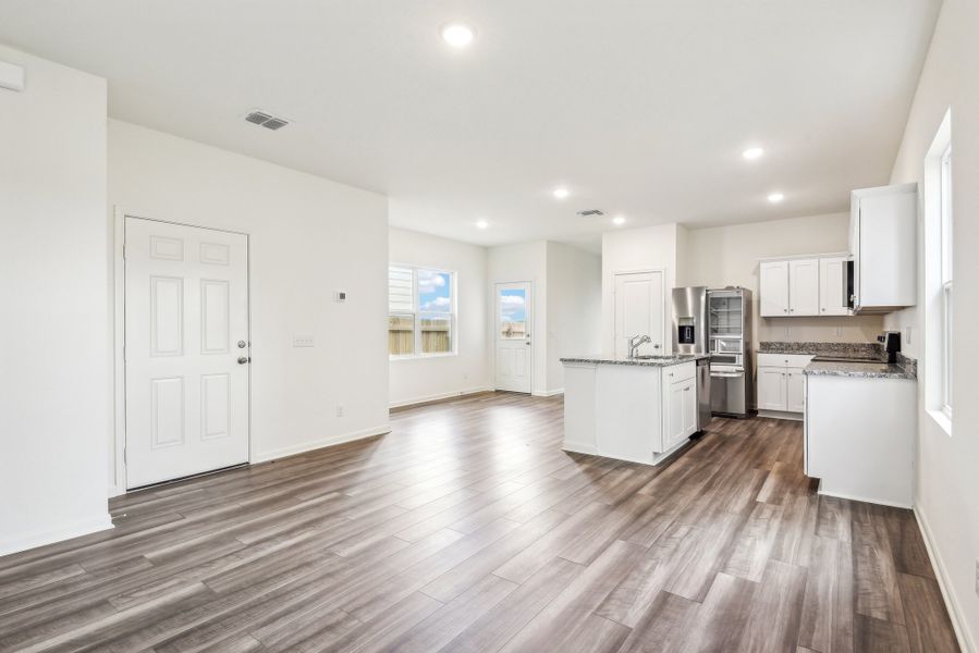 Representative unfurnished interior of a home built from the Sundial by Starlight Homes in Sutton Farms, San Antonio (Image 14). Representative unfurnished interior of a home built from the Sundial by Starlight Homes in Sutton Farms, San Antonio (Image 14).