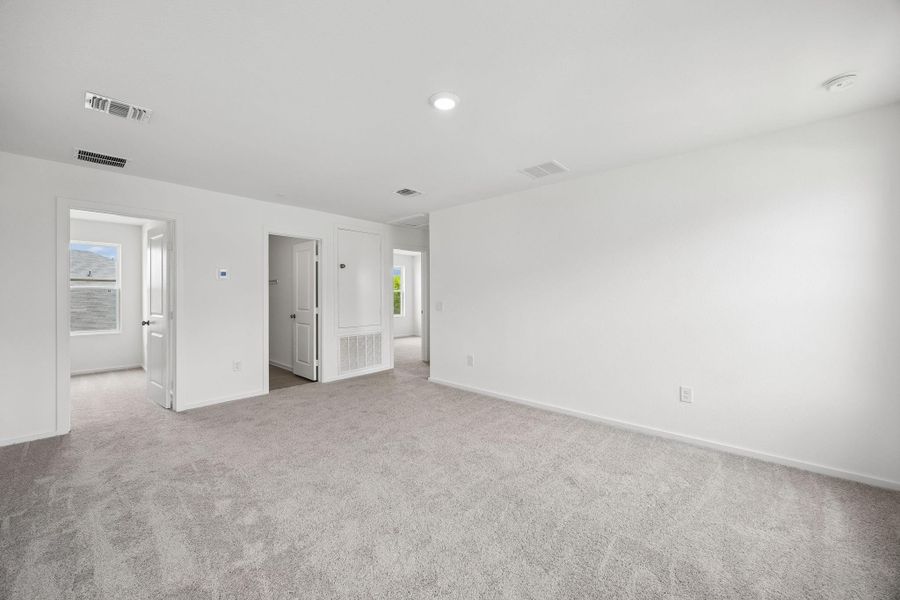 Spacious, unfurnished interior of a new home in Windcress, Cove (Image 21).