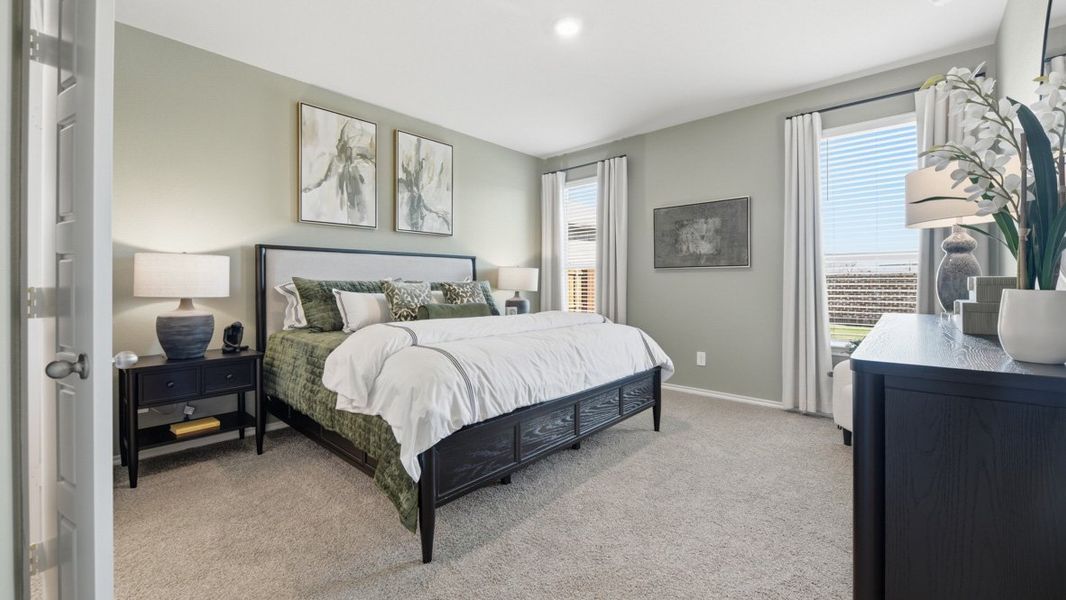 Furnished interior view inside a new home in Trails of Elizabeth Creek, Fort Worth (Image 18).
