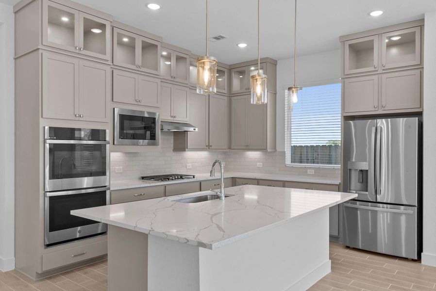 Furnished interior view inside a new home in Blue Heron, Mont Belvieu (Image 8).